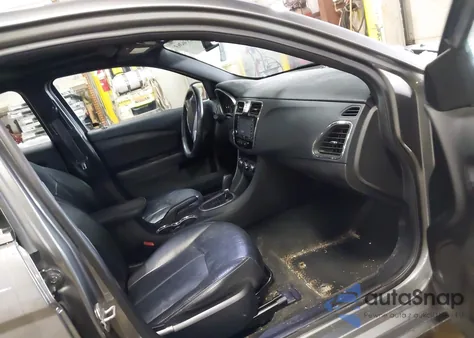 2012 Chrysler 200 Limited z USA, uszkodzony, nr VIN 1C3CCBCG9CN246081